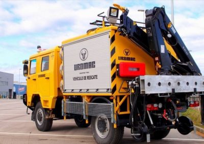 Camion avec rideaux Top XL et fermeture à barre