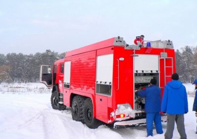 Camion incendie 6 roues avec kit hp et rideaux aluminium anodisés