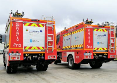 Camion d'intervention avec rideaux aluminium