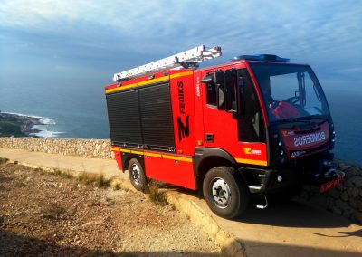 Camion électrique avec rideaux aluminium sur mesures